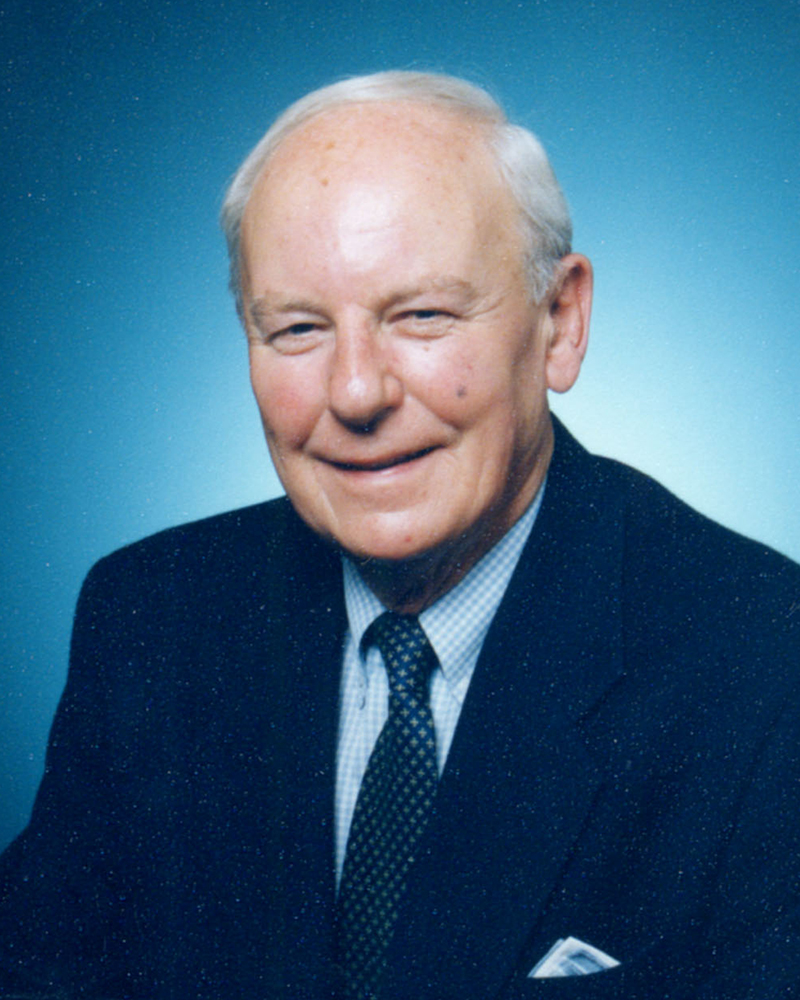 Prof Garry M Kneebone